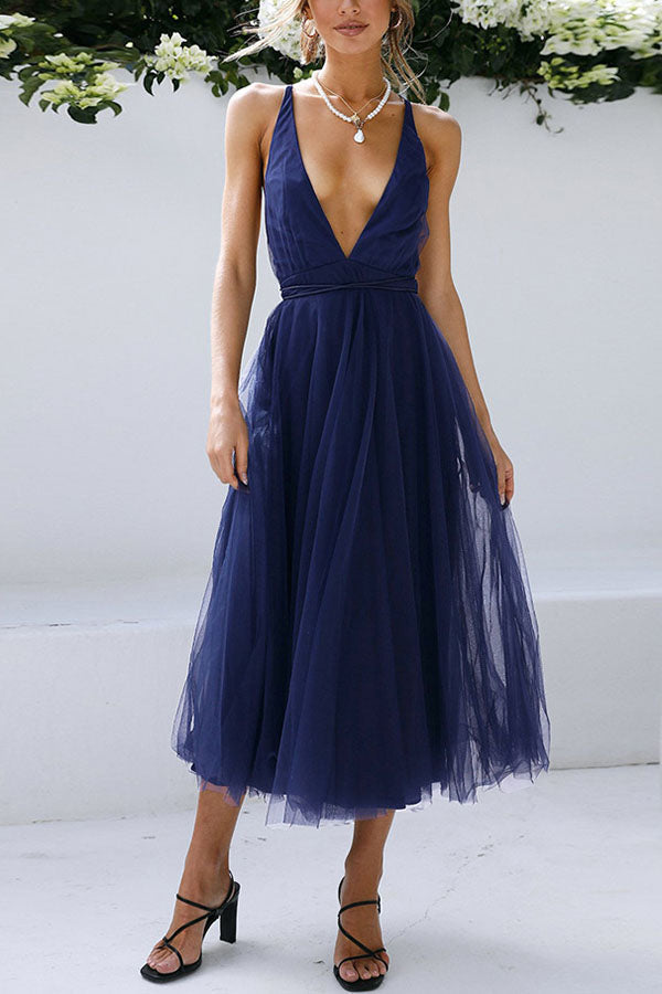 LM | Romantic tulle midi dress with V-neckline