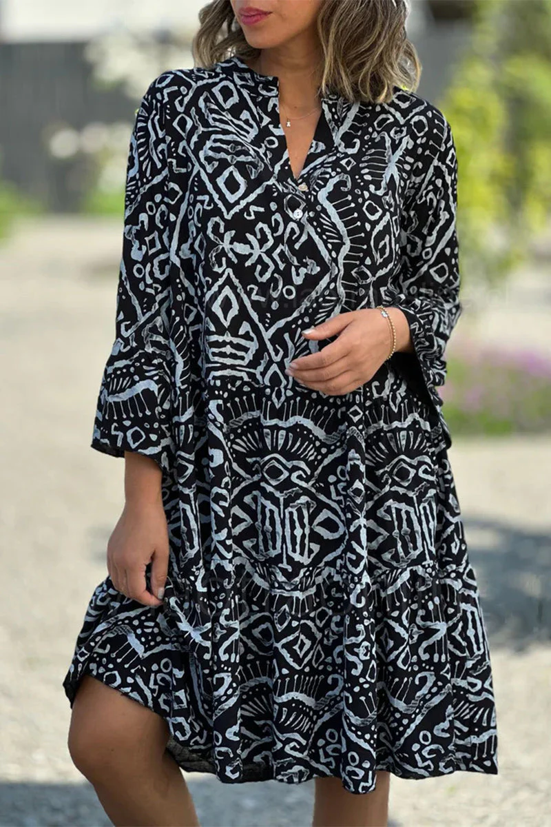 TS | Eliana - Casual dresses with cute geometric print and buttons, V-neckline and cake skirt