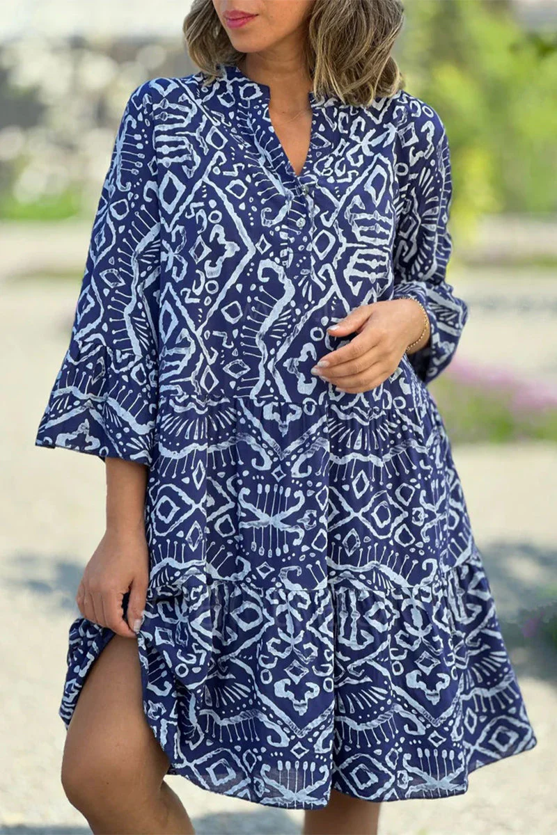 TS | Eliana - Casual dresses with cute geometric print and buttons, V-neckline and cake skirt