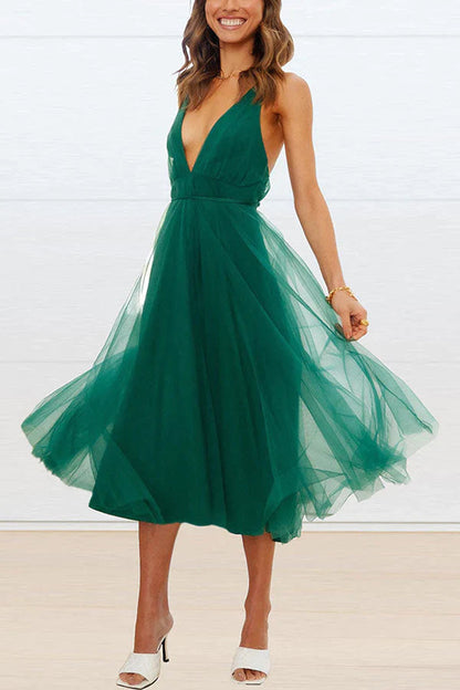 LM | Romantic tulle midi dress with V-neckline